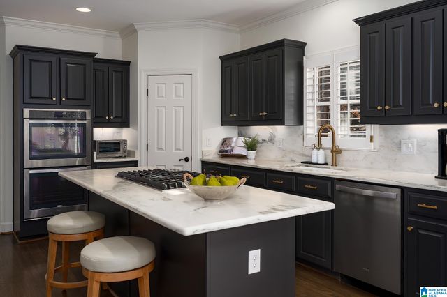 7204 N HIGHFIELD LANE, Hoover, AL 35242