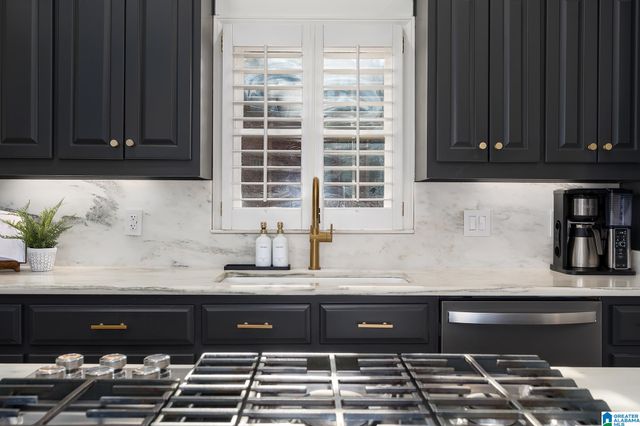 7204 N HIGHFIELD LANE, Hoover, AL 35242