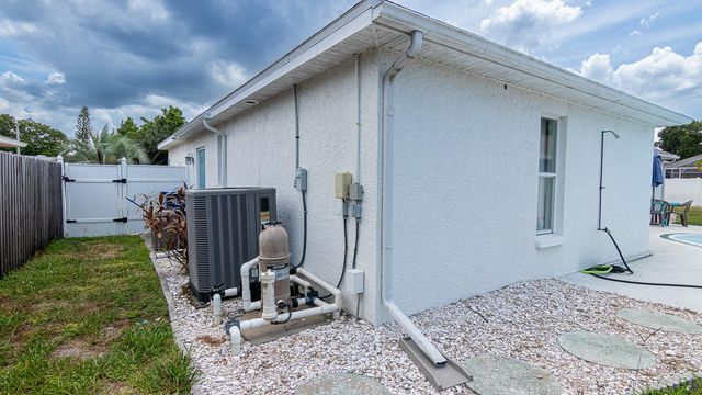 906 WEE BURN PLACE, Sarasota, FL 34243