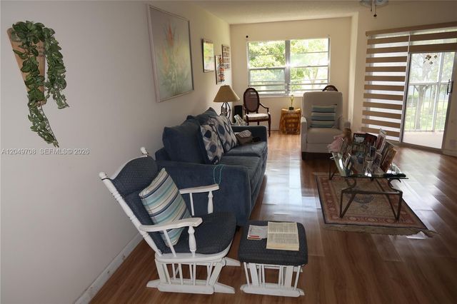 1401 SW 128th Terrace 211H, Pembroke Pines, FL 33027