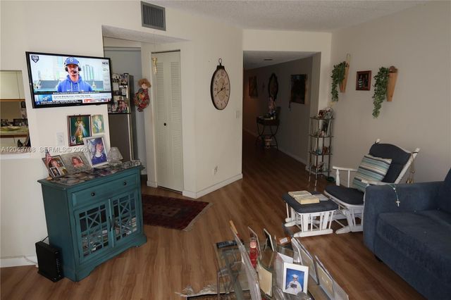 1401 SW 128th Terrace 211H, Pembroke Pines, FL 33027