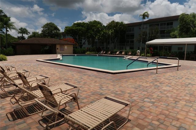 1401 SW 128th Terrace 211H, Pembroke Pines, FL 33027