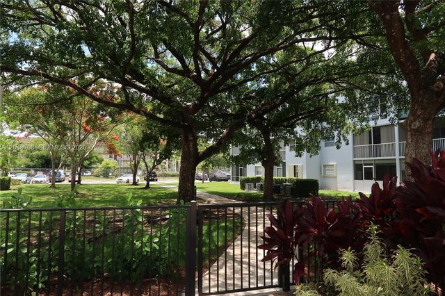 1401 SW 128th Terrace 211H, Pembroke Pines, FL 33027