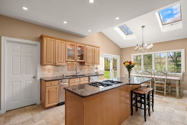 41 York Rd, Wayland, MA 01778