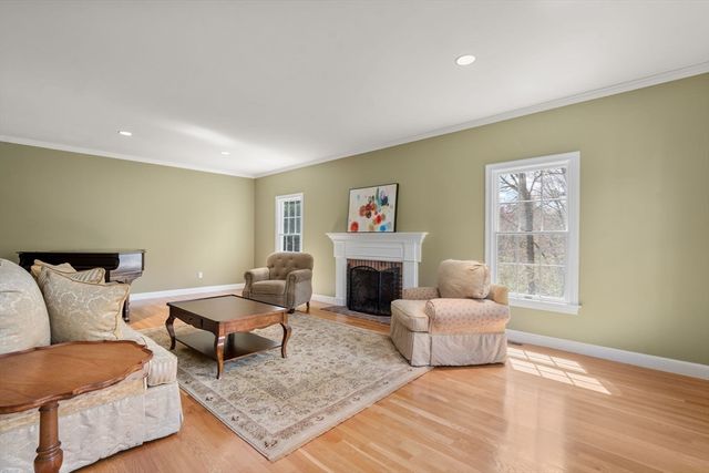 41 York Rd, Wayland, MA 01778