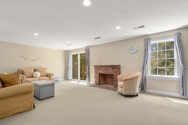 41 York Rd, Wayland, MA 01778