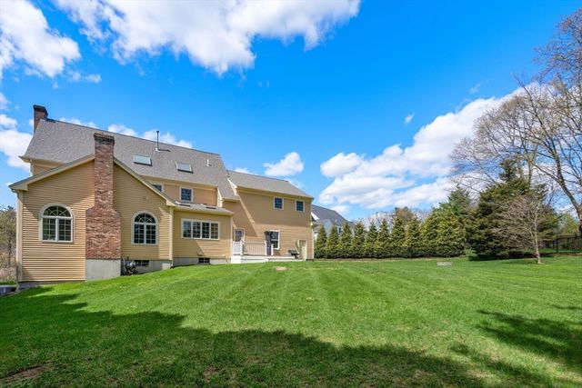 41 York Rd, Wayland, MA 01778