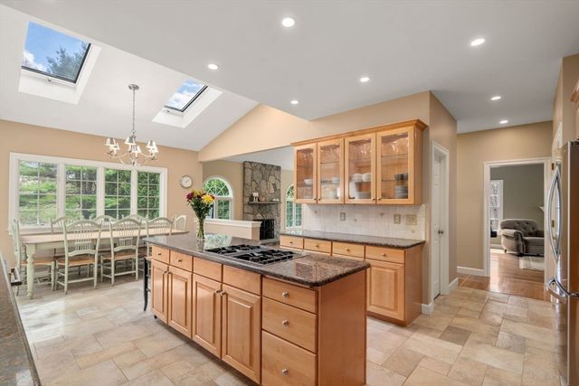 41 York Rd, Wayland, MA 01778