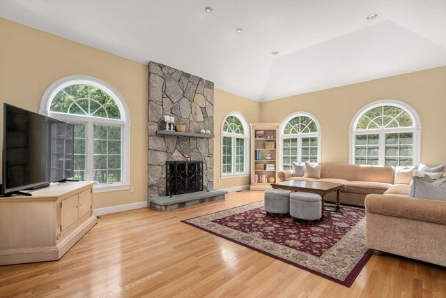 41 York Rd, Wayland, MA 01778