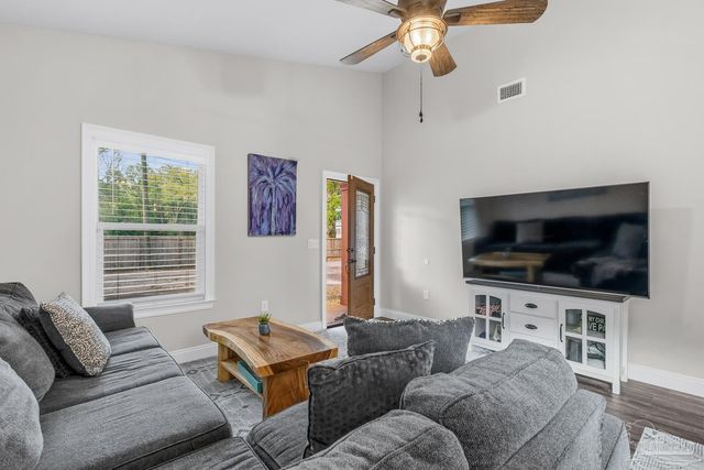 4336 Melton Rd, Milton, FL 32583