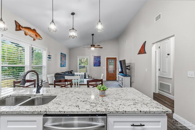 4336 Melton Rd, Milton, FL 32583