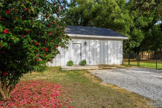 4336 Melton Rd, Milton, FL 32583