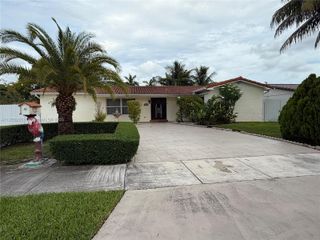 1715 SW 102nd Ct, Miami, FL 33165