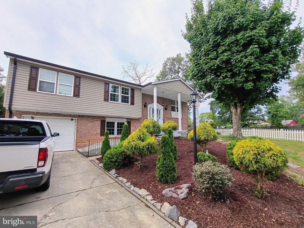 8705 LOUGHRAN RD, Fort Washington, MD 20744