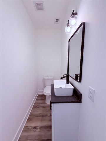 1417 Kramer Ln 4, Austin, TX 78758