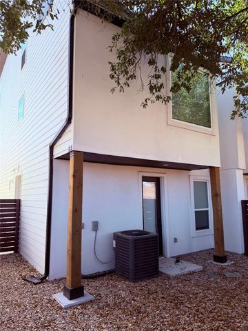 1417 Kramer Ln 4, Austin, TX 78758