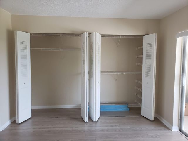 146 Canterbury F 146, West Palm Beach, FL 33417