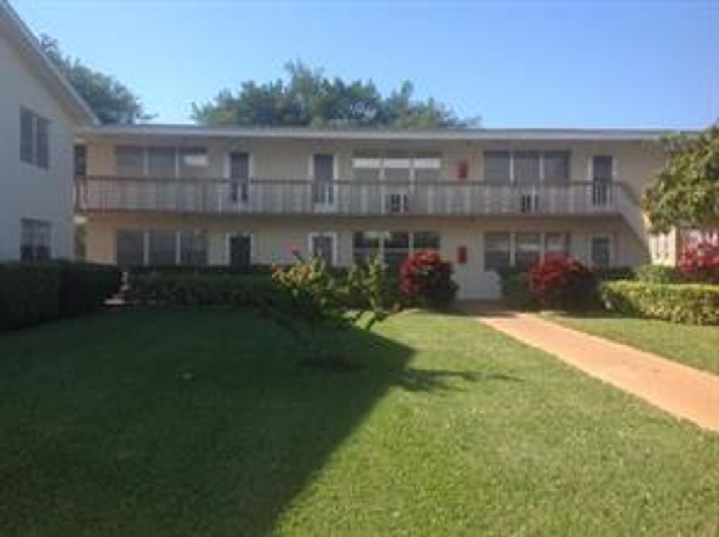 146 Canterbury F 146, West Palm Beach, FL 33417