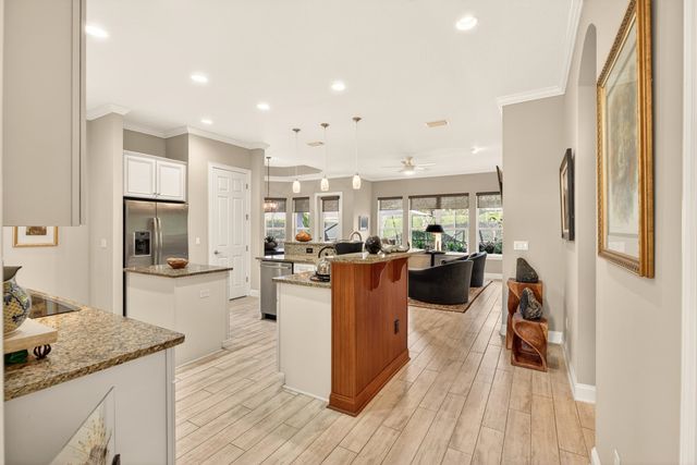 424 Venecia Way, St Augustine, FL 32086