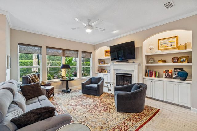 424 Venecia Way, St Augustine, FL 32086