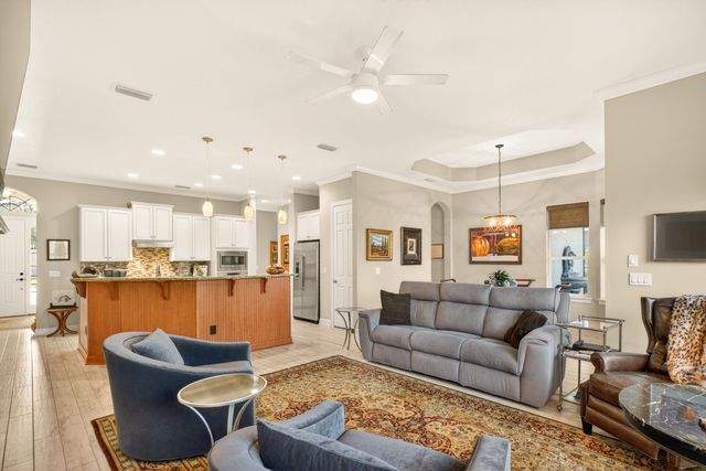 424 Venecia Way, St Augustine, FL 32086