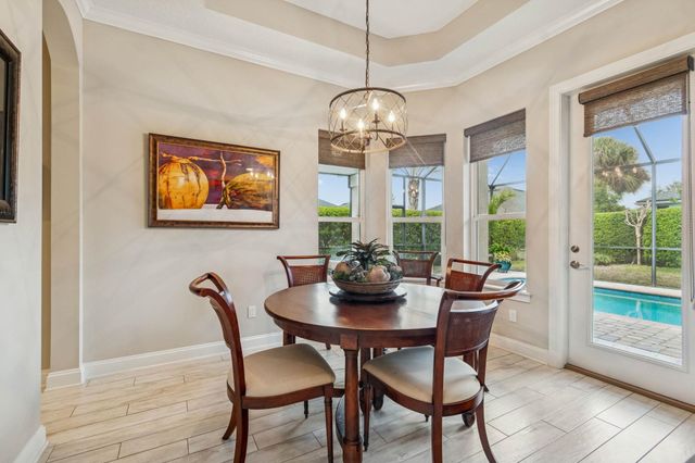 424 Venecia Way, St Augustine, FL 32086