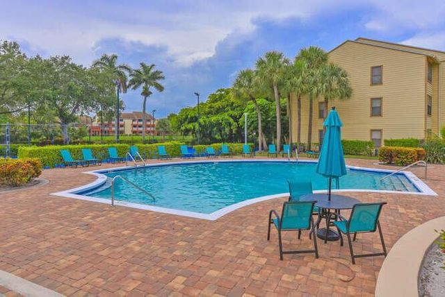 2311 N Congress Avenue 28, Boynton Beach, FL 33426