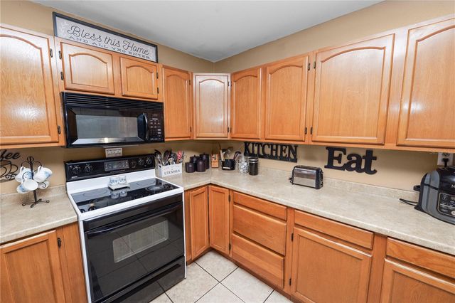 517 TANGLEWOOD DRIVE, Auburndale, FL 33823
