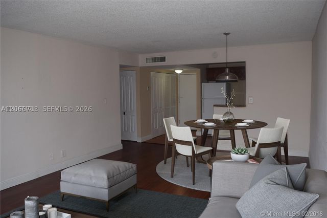 9143 SW 77th Ave B304, Miami, FL 33156