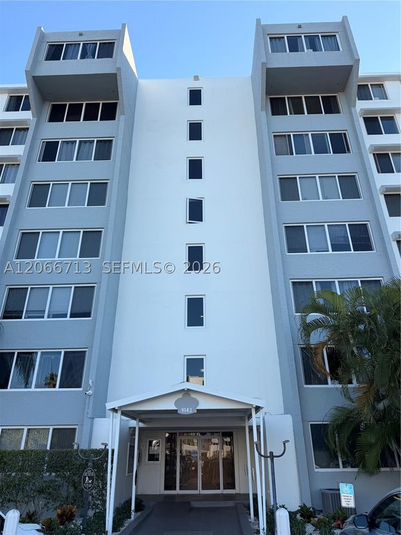 9143 SW 77th Ave B304, Miami, FL 33156