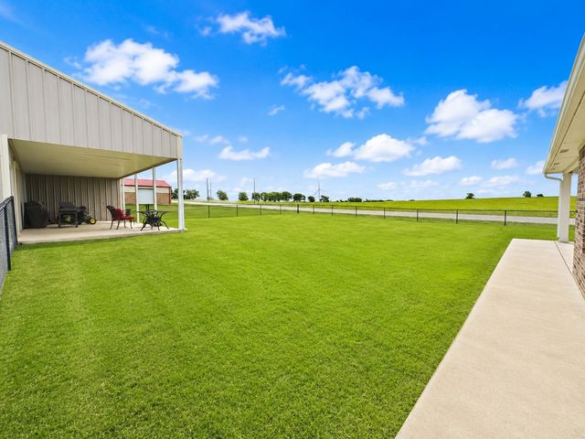 110 Centerhill Drive, Muenster, TX 76252