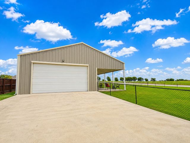 110 Centerhill Drive, Muenster, TX 76252