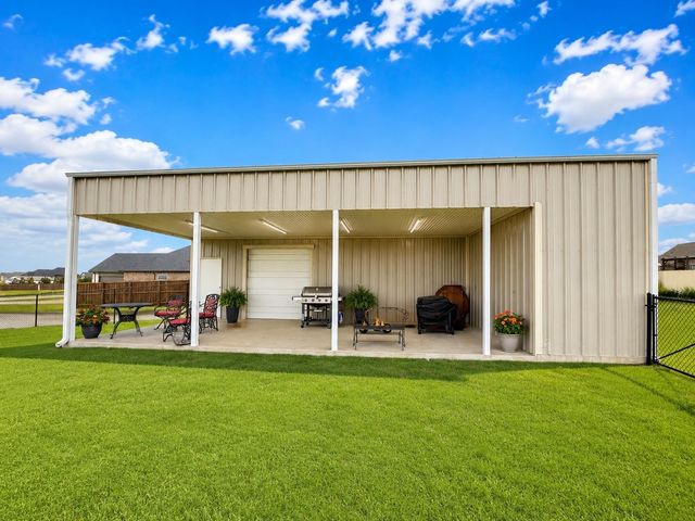 110 Centerhill Drive, Muenster, TX 76252