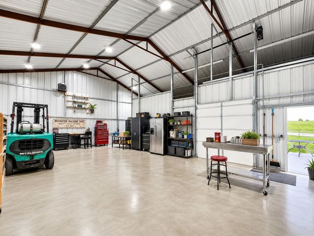110 Centerhill Drive, Muenster, TX 76252