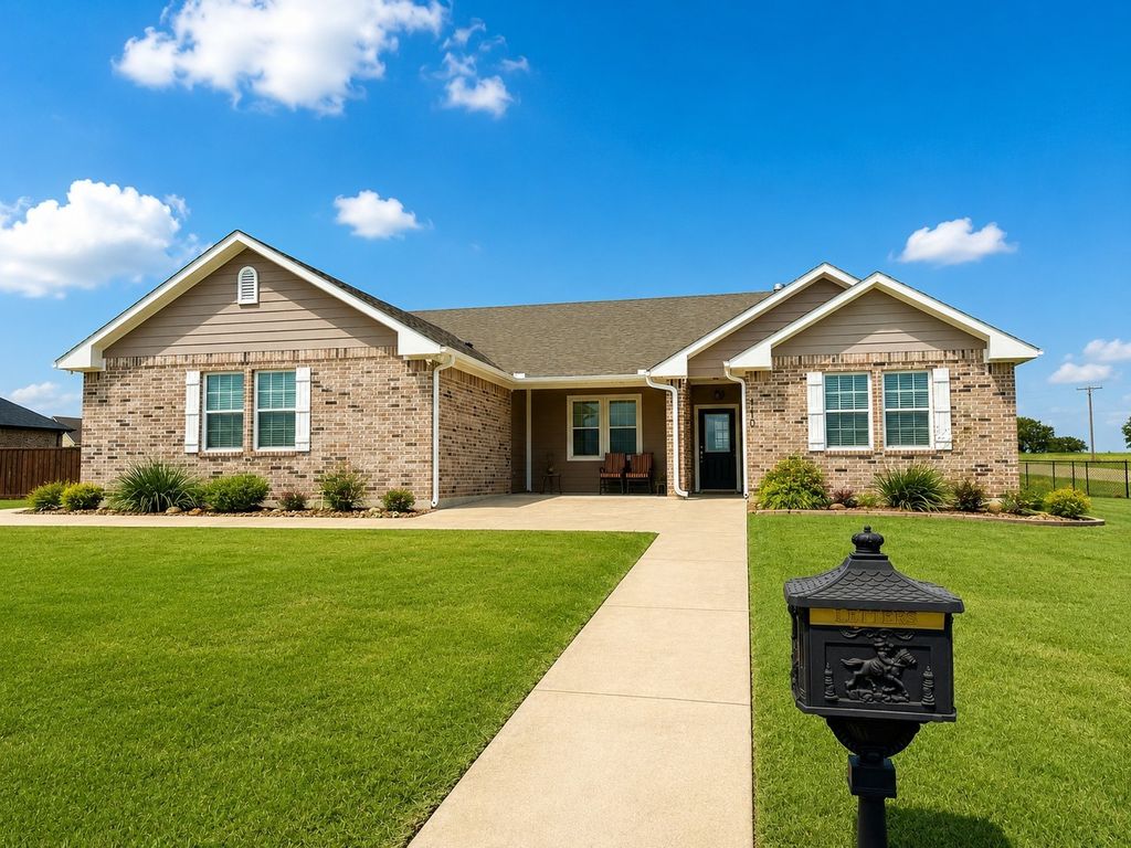 110 Centerhill Drive, Muenster, TX 76252