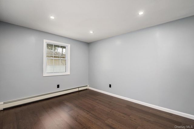 91 30th Street, Copiague, NY 11726