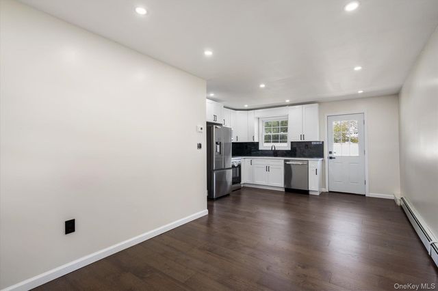91 30th Street, Copiague, NY 11726
