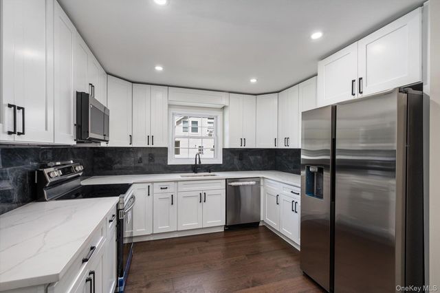 91 30th Street, Copiague, NY 11726