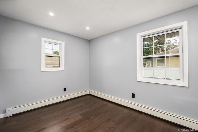 91 30th Street, Copiague, NY 11726