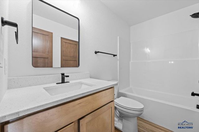 4824 MONDAVI DR, Rapid City, SD 57703