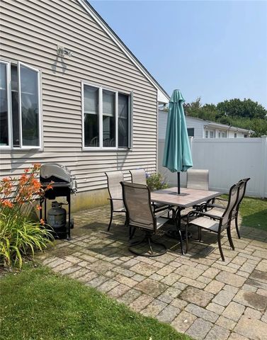 56 Sand Hill Cove Road, Narragansett, RI 02882