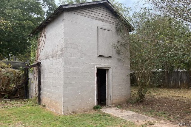 103 Pine, Hueytown, AL 35023