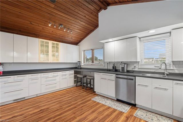 2273 Widgeon LN, Virginia Beach, VA 23456