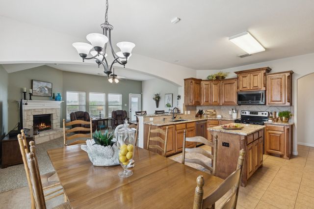 6806 Bear Lane, Greenville, TX 75402