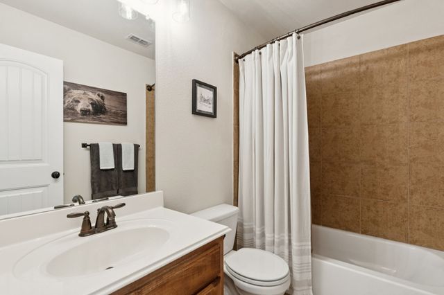 6806 Bear Lane, Greenville, TX 75402