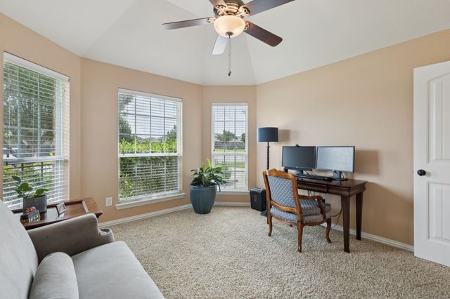 6806 Bear Lane, Greenville, TX 75402