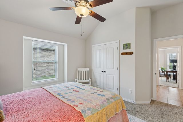 6806 Bear Lane, Greenville, TX 75402