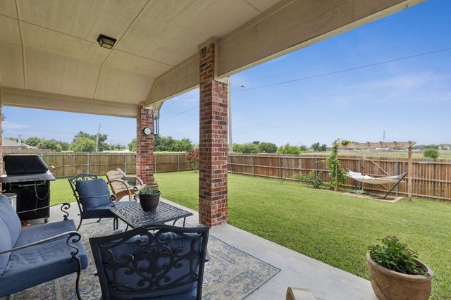 6806 Bear Lane, Greenville, TX 75402