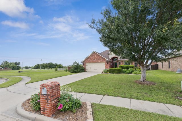 6806 Bear Lane, Greenville, TX 75402