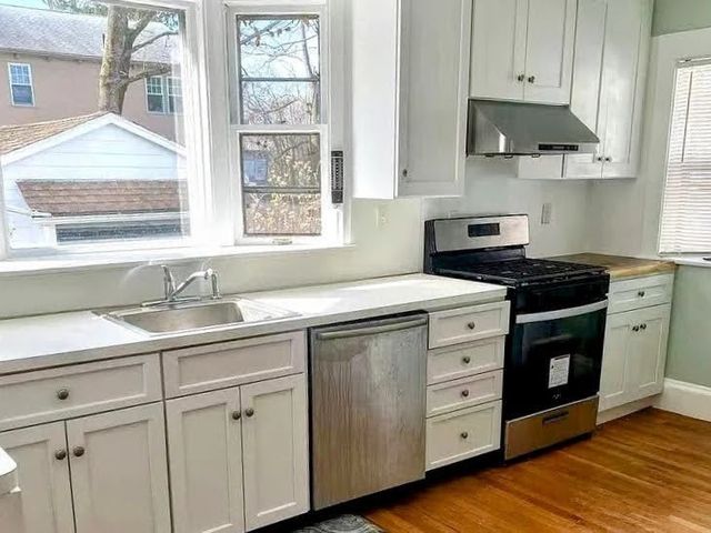 142 Jackson St, Newton, MA 02459